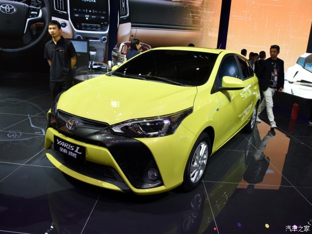 細(xì)節(jié)小改 曝新款YARiS L 致炫內(nèi)飾諜照 細(xì)節(jié)小改 曝新款YARiS L 致炫內(nèi)飾諜照