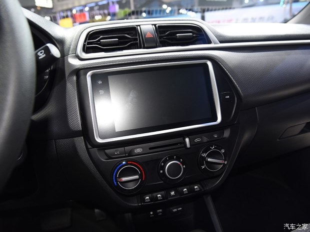 推7款車型 北京現(xiàn)代新瑞納將于9月19日上市 推7款車型 北京現(xiàn)代新瑞納將于9月19日上市