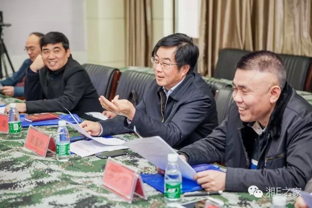 邵陽副市長(zhǎng)周國利現(xiàn)場(chǎng)調(diào)度天嬌國際汽車城項(xiàng)目建設(shè) 邵陽副市長(zhǎng)周國利現(xiàn)場(chǎng)調(diào)度天嬌國際汽車城項(xiàng)目建設(shè)