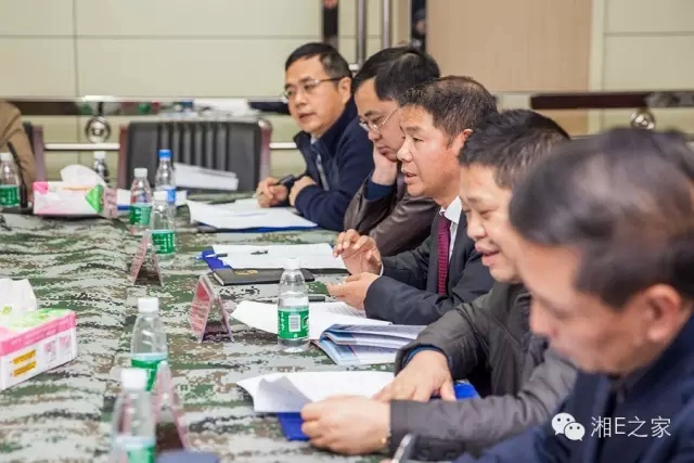 邵陽副市長(zhǎng)周國利現(xiàn)場(chǎng)調(diào)度天嬌國際汽車城項(xiàng)目建設(shè) 邵陽副市長(zhǎng)周國利現(xiàn)場(chǎng)調(diào)度天嬌國際汽車城項(xiàng)目建設(shè)